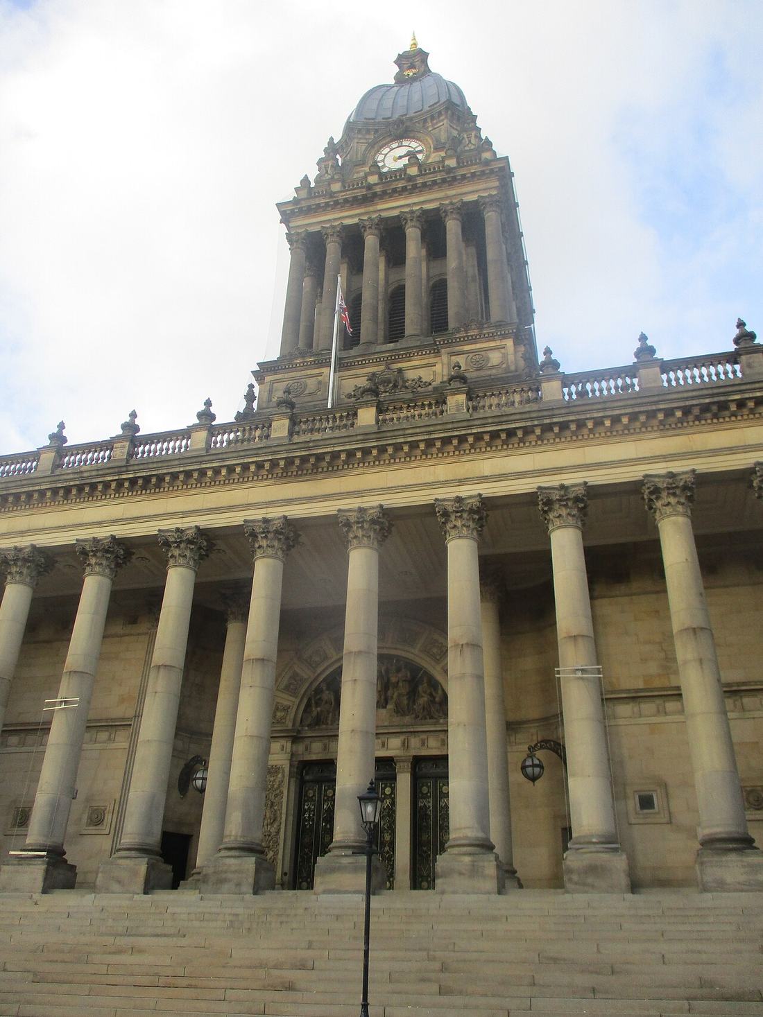 Leeds Town Hall in autumn