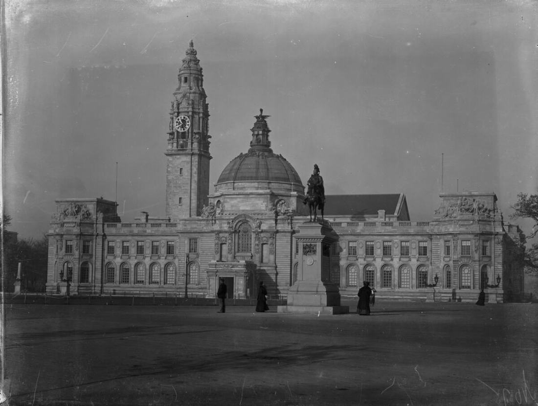 City Hall, Cardiff