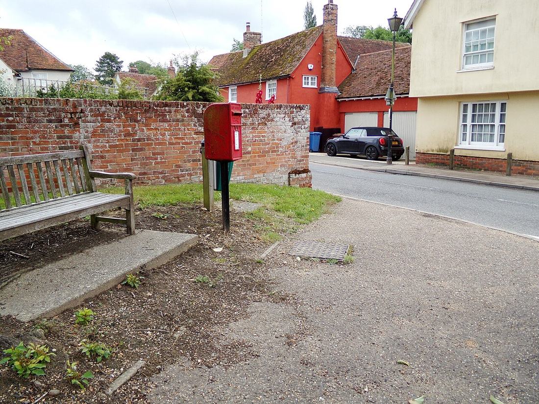 A red postbox on Bear Street